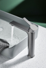 Mezclador de lavabo de gran oferta, grifo de lavabo de ba&ntilde;o montado en cubierta de lat&oacute;n con un solo mango y agua caliente